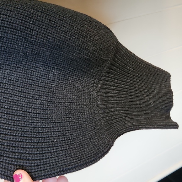 Girl With Curves Black Sweater - Picture 5 of 5